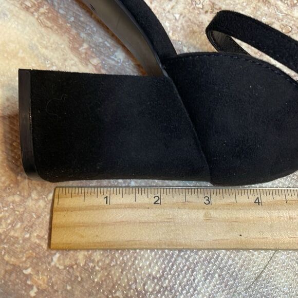 Unisa women’s black chunk heel micro suede square toe heel. Size 7. - Picture 6 of 8